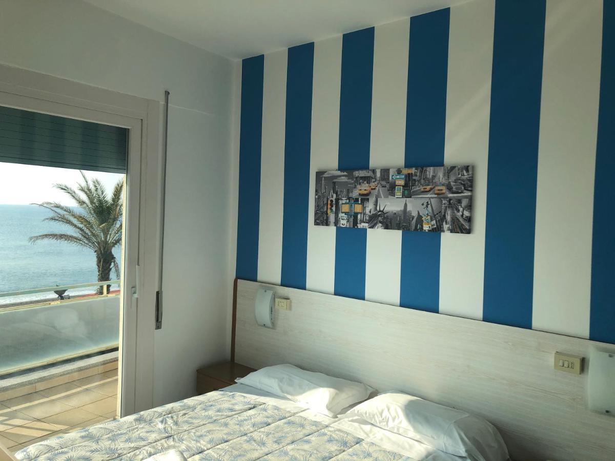 Hotel Miramare Savona Ngoại thất bức ảnh